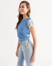 Load image into Gallery viewer, Women&#39;s periwinkle joy. Tee
